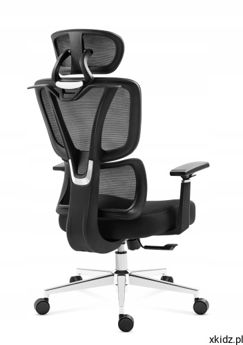Fotel Mark Adler Expert 4.6 Black – podpora lędźwiowa z 4-stopniową regulacją wysokości