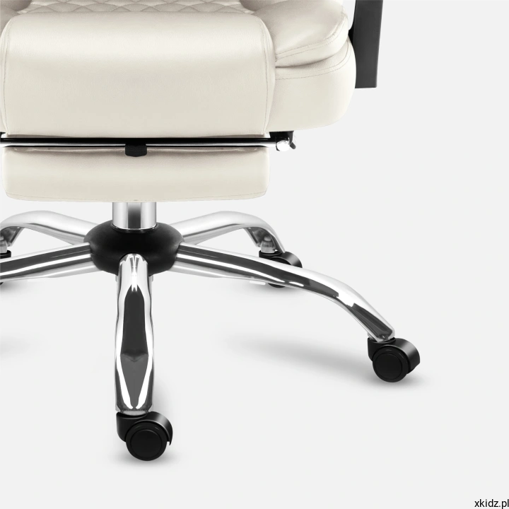Fotel Mark Adler Boss 6.0 Beige - pięcioramienna chromowana podstawa z kółkami