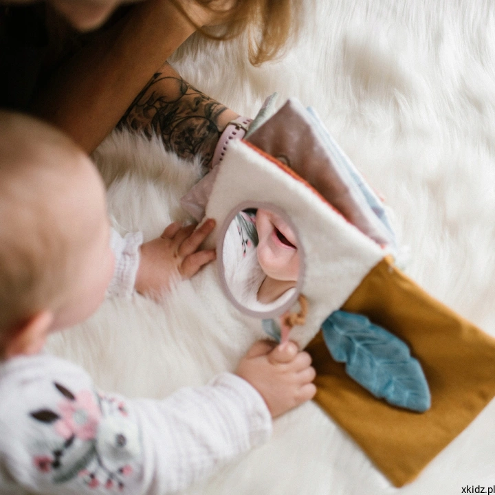 Książeczka sensoryczna BabyOno Nature - lusterko dla niemowlaka