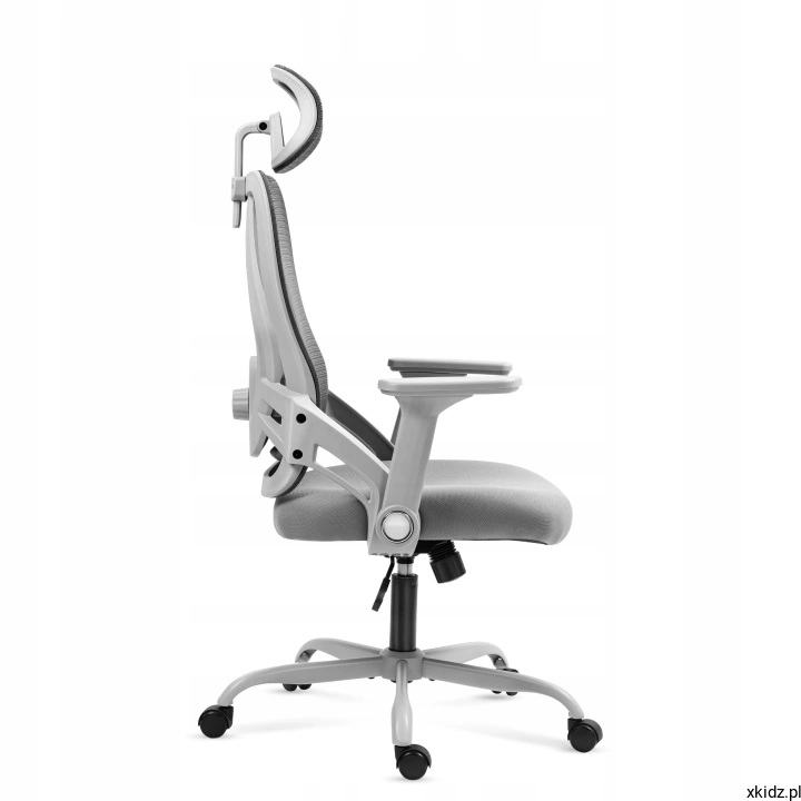 Fotel biurowy Mark Adler Manager 2.9 Grey - widok całego fotela z boku