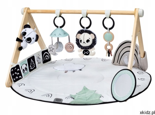 Mata edukacyjna Tiny Love Decor z drewnianym stojakiem - widok całej maty ze stojakiem i zawieszkami
