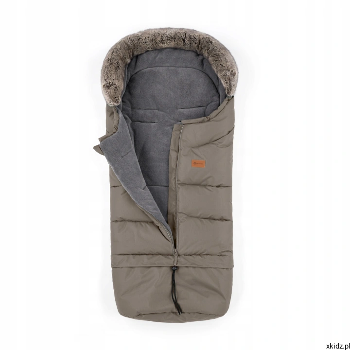 Zimowy śpiworek do wózka Petite&amp;Mars Arctic 4w1 Mocha Mousse - widok z przodu z futerkiem
