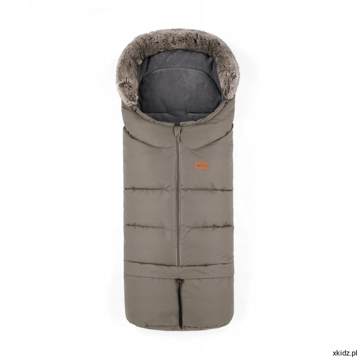 Śpiworek zimowy Petite&amp;Mars Arctic 4w1 Mocha Mousse - kawowy brąz w wózku spacerowym