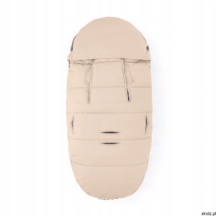 Śpiworek zimowy do wózka Petite&amp;Mars Comfy Rich Brown - otwory na pasy z tyłu śpiworka