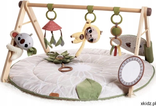 Mata edukacyjna Tiny Love Boho Chic z drewnianym stojakiem - widok całej maty ze stojakiem i zawieszkami