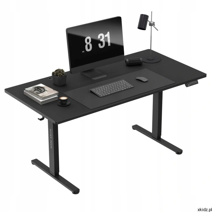 Biurko elektryczne regulowane Mark Adler Leader 7.6 Black – widok całego biurka z blatem 160x80 cm