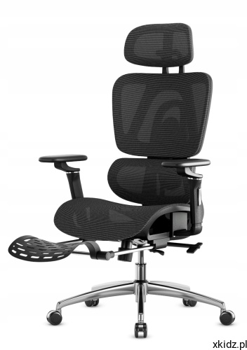 Fotel biurowy Mark Adler Expert 7.9 Black - widok całego fotela z przodu